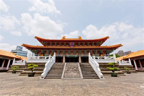 七星山寶塔|七星山寶塔紀念墓園附地藏嚴寶塔 in Taichung City